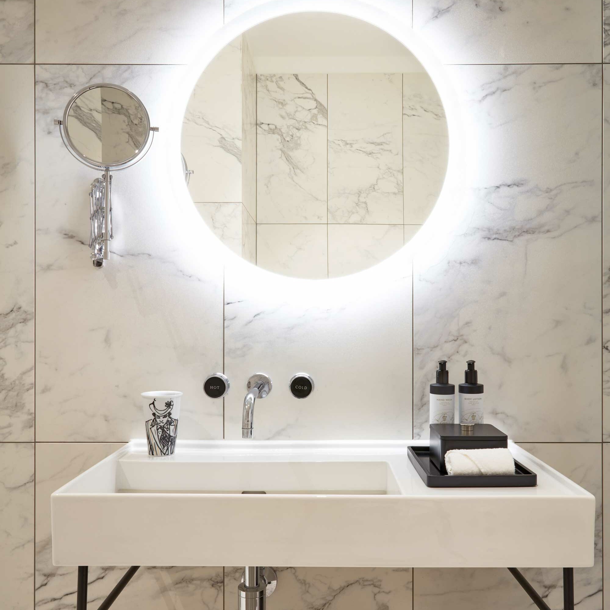 luxushotel hamburg alster mit marmor in den badezimmern