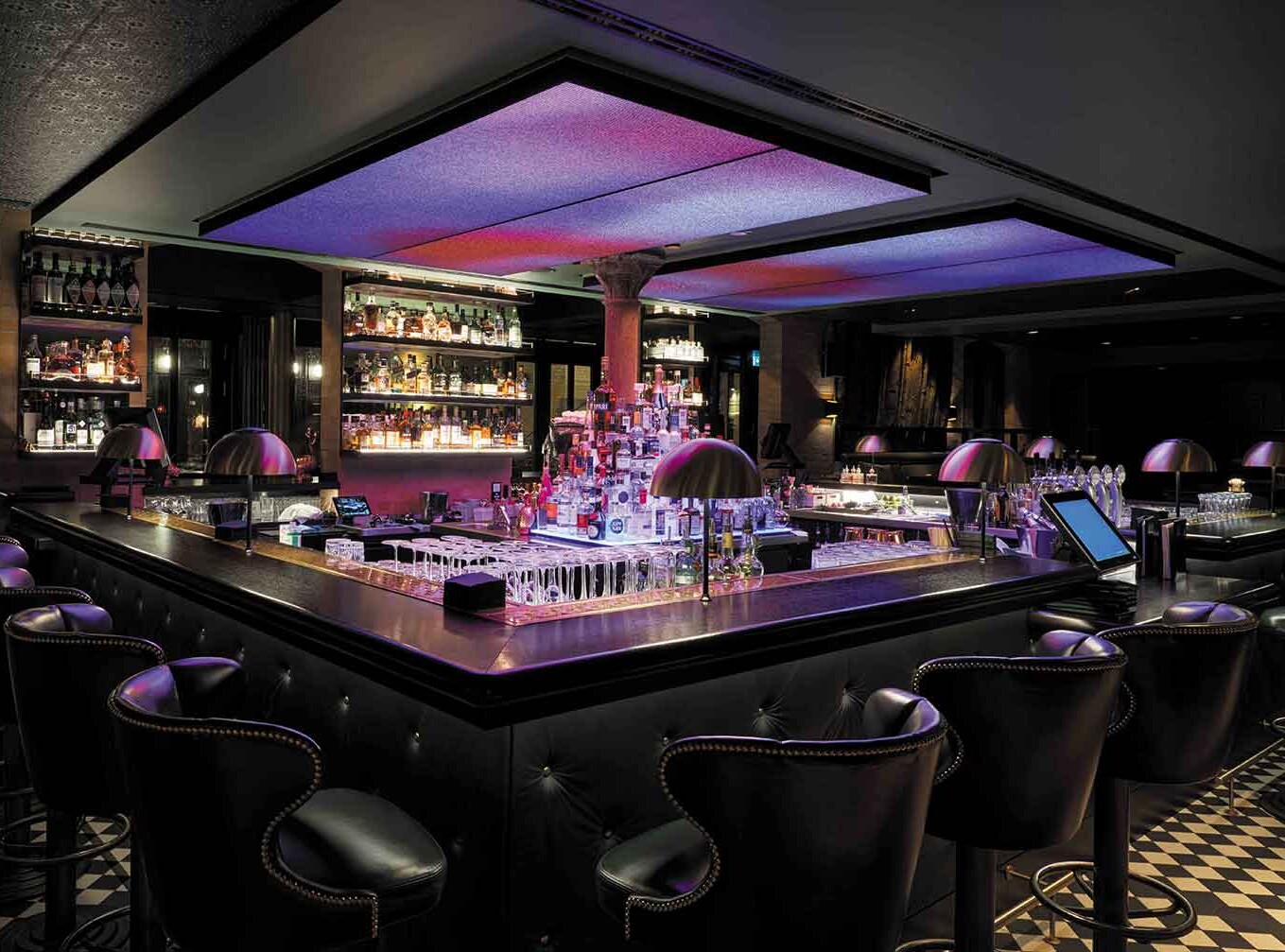 hotelbar hamburg. Mit der bar noir bietet das TORTUE Hamburg eine erstklassige Hotelbar in modernem Design, mit hochwertigem Mobiliar und besten Cocktails.